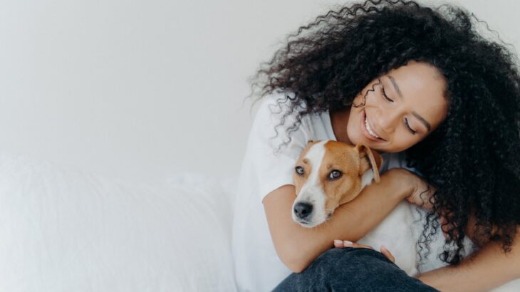 「犬はハグされるのが好きではない」という新しい研究結果　多くの犬がハグに対して不快を示す行動をする【海外】(ブログ)