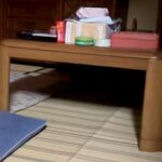 お母さんが1週間不在に→おじいちゃんおばあちゃんと過ごしていた犬が…消灯時間が早すぎて見せた『虚無すぎる光景』に9万4000いいね集まる(ブログ)