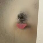入浴中にドアの前にきた犬→『かわいいな』と思っていたら、次の瞬間…パワー系すぎる『まさかの行動』が32万再生「凶暴で草」「アニメみたい」(ブログ)