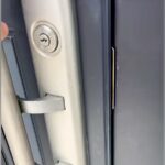 玄関から『3秒だけ』出てすぐに戻ったら、犬が…ドアを開けた瞬間の『尊すぎるおかえりなさい』が478万再生「これだから犬は…」「愛おしい」(ブログ)