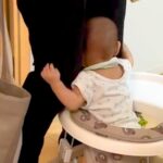 赤ちゃんと犬が『仕事を終えて帰ってきたパパ』に…愛されすぎている『全身を使った猛烈アピール』が83万再生「大好きなんだ」「幸せ過ぎる」(ブログ)