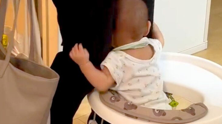 赤ちゃんと犬が『仕事を終えて帰ってきたパパ』に…愛されすぎている『全身を使った猛烈アピール』が83万再生「大好きなんだ」「幸せ過ぎる」(ブログ)