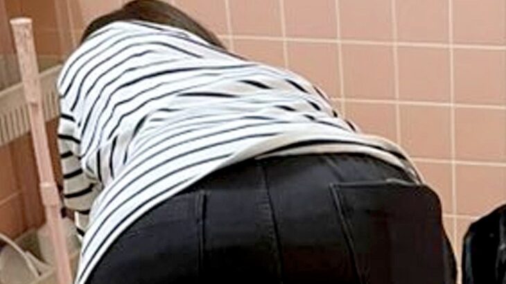 『犬は飼い主に似るって本当なんだ』お風呂のお湯はりをしていたら、大型犬がきて…人間すぎる光景に4万いいね「偉い子」「幸せな光景」と絶賛(ブログ)