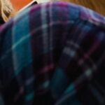 風邪をひいて寝ていたら、背後から視線を感じて…そっとインカメラで撮影した結果→泣けてくる光景に2万いいね「心配そうな顔」「優しい」と感動(ブログ)