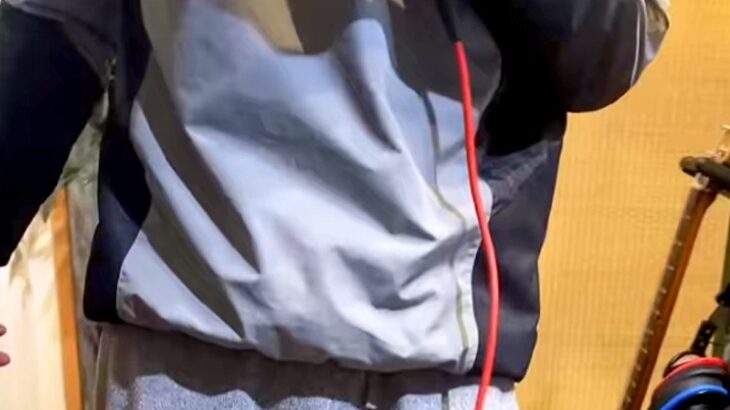 自宅でカラオケをする男性→大熱唱する横で、犬が…思わず笑ってしまう『表情』と温度差が35万再生「ドン引きしてて草」「素直で可愛いｗｗ」(ブログ)