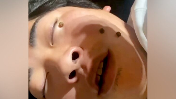 酔っ払って爆睡する男性→いびきがうるさすぎるので『犬のおやつを顔面に置いた』結果…面白すぎる展開が64万再生「幸せ過ぎる」「羨ましいｗ」(ブログ)