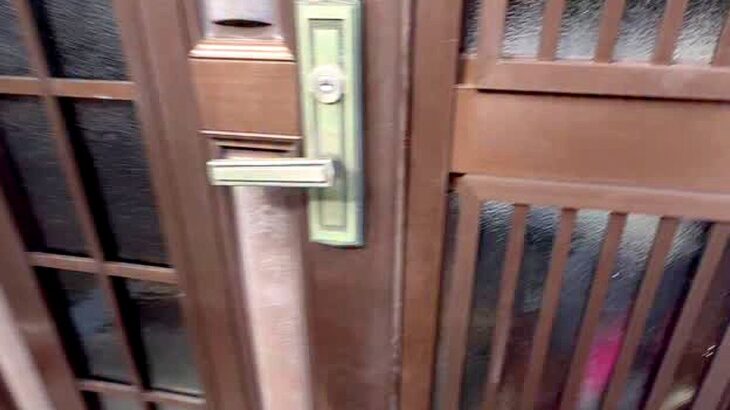 帰宅時『犬との再会の様子』を撮影しようとドアを開けた瞬間…思っていたのと違う光景が57万再生「大声で笑ったｗｗｗ」「なんかホッコリ」(ブログ)