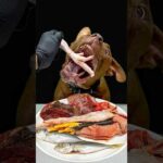 骨ごと噛み砕く咀嚼音がたまらない(YouTube)