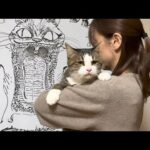 お父さんが帰りが嬉しくて擦って舐める猫(YouTube)