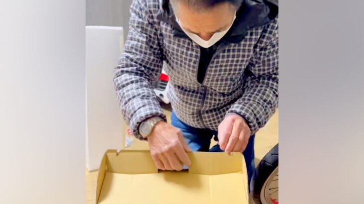 父が愛犬を亡くし、ペットロスに…子供たちが内緒で『子犬をお迎えした』結果→もらい泣きする光景が10万再生「涙が止まらん…」「素敵で感動」(ブログ)