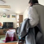 父に内緒で『子犬を飼った』結果→謎の大きな箱を発見して…気付いた瞬間の『100点満点なリアクション』に反響「ふたりとも可愛い」(ブログ)