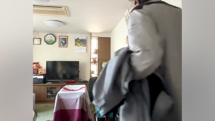 父に内緒で『子犬を飼った』結果→謎の大きな箱を発見して…気付いた瞬間の『100点満点なリアクション』に反響「ふたりとも可愛い」(ブログ)