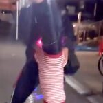 犬2匹の散歩中に『帰宅中のお父さん』と鉢合わせた結果…まるで『数年ぶりに再会したような光景』が最高だと絶賛「帰りたくなる」「嬉しそう」(ブログ)