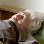『最近よく眠れない。金縛りにもなる。』と悩む夫→早朝、目に飛び込んだ『まさかの光景』に6万いいね「本当に苦しそうｗ」「見なかったことに」(ブログ)