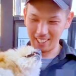 ガソリンスタンドで出会った『店員のお兄さん』が、犬に…あまりにも微笑ましい『尊いやり取り』に絶賛の声「扱い慣れてる」「お互い嬉しそう」(ブログ)