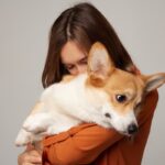 犬が『抱っこを嫌がっている』ときに見せるサイン5つ　慣れさせる方法はあるの？(ブログ)