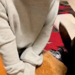 『お腹が痛い』と苦しんでいたら、見ていた大型犬が『大丈夫？』と近づいてきて…『心配の表情』に感動「顔だけで気持ち伝わる」「なんていい子」(ブログ)